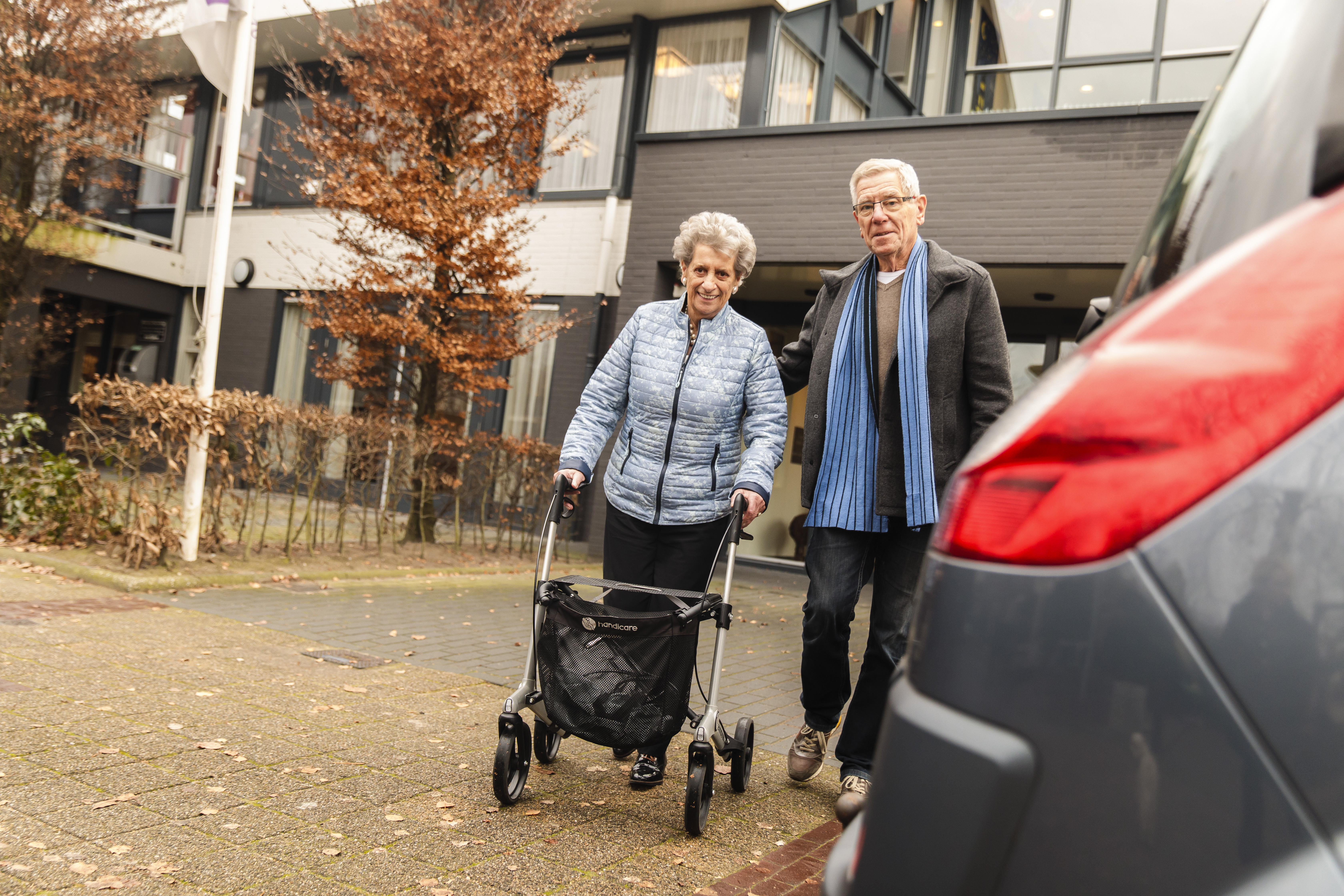 ‘We willen mensen letterlijk en figuurlijk over de drempel helpen’