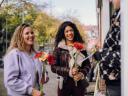 Oranje Fonds - Sociaal initiatief Verbindingskamer bloemen uitdelen